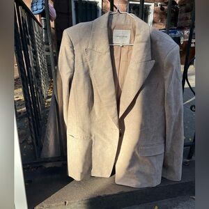 Oversized Lafayette 148 blazer shoulder pads